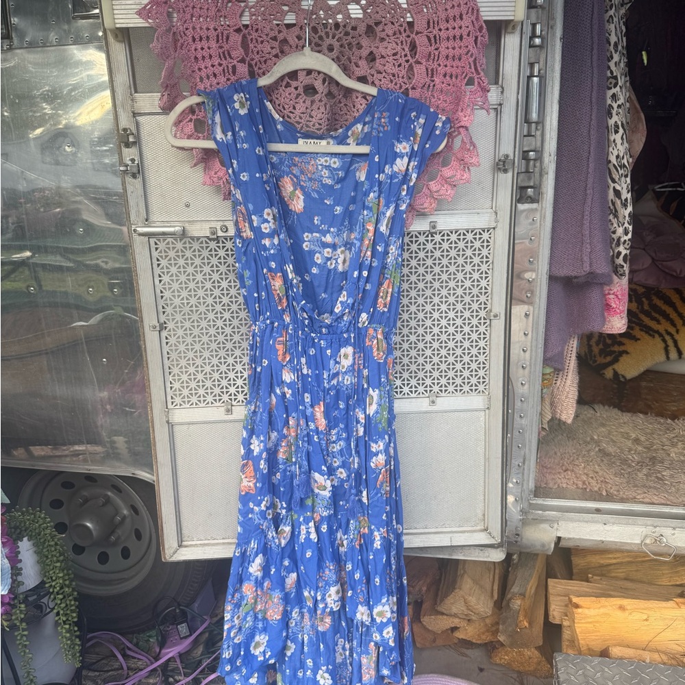 Isla Bay Blue Floral V-Neck Maxi Dress with Pockets!